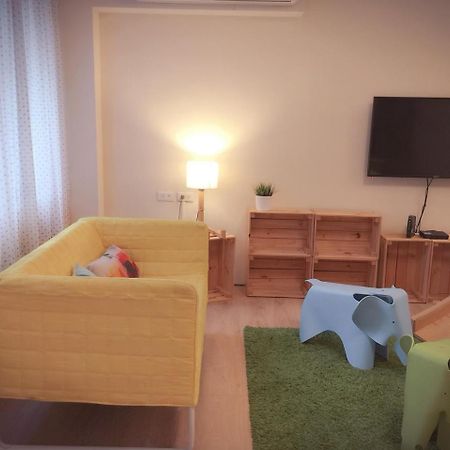 Ho.Me-Easyhouse Hotell Tainan Exteriör bild