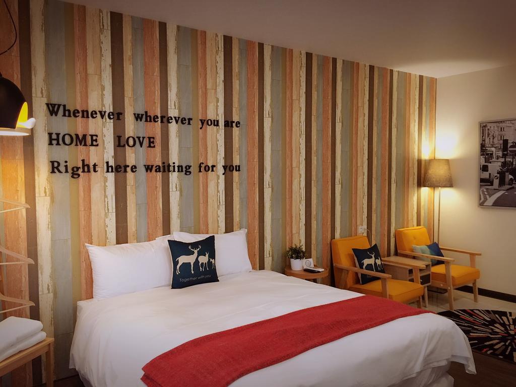 Ho.Me-Easyhouse Hotell Tainan Exteriör bild