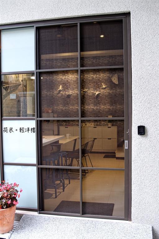 Ho.Me-Easyhouse Hotell Tainan Exteriör bild