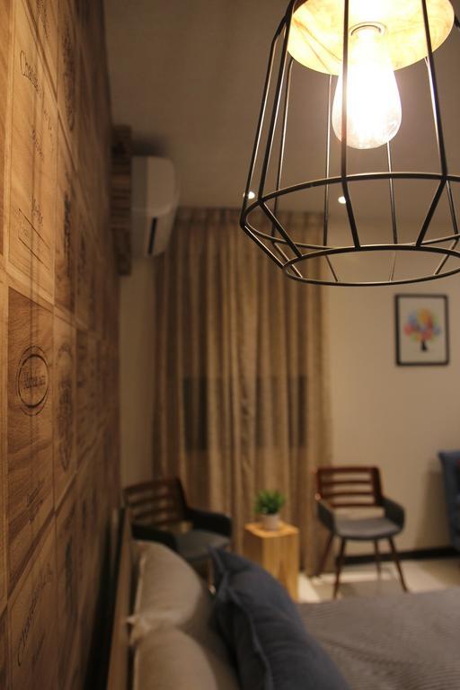Ho.Me-Easyhouse Hotell Tainan Exteriör bild