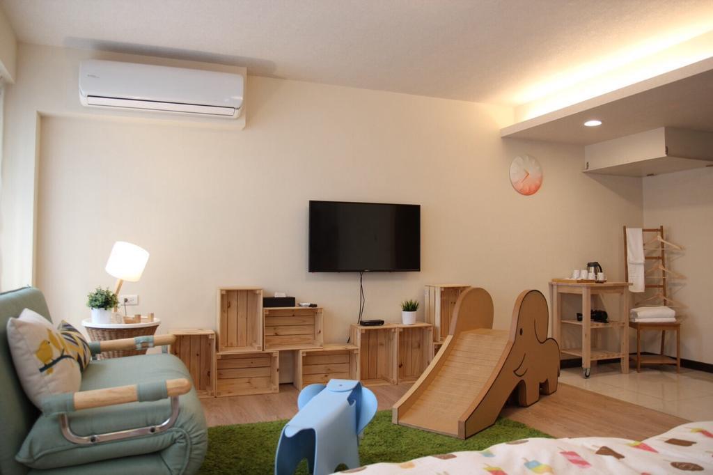 Ho.Me-Easyhouse Hotell Tainan Exteriör bild
