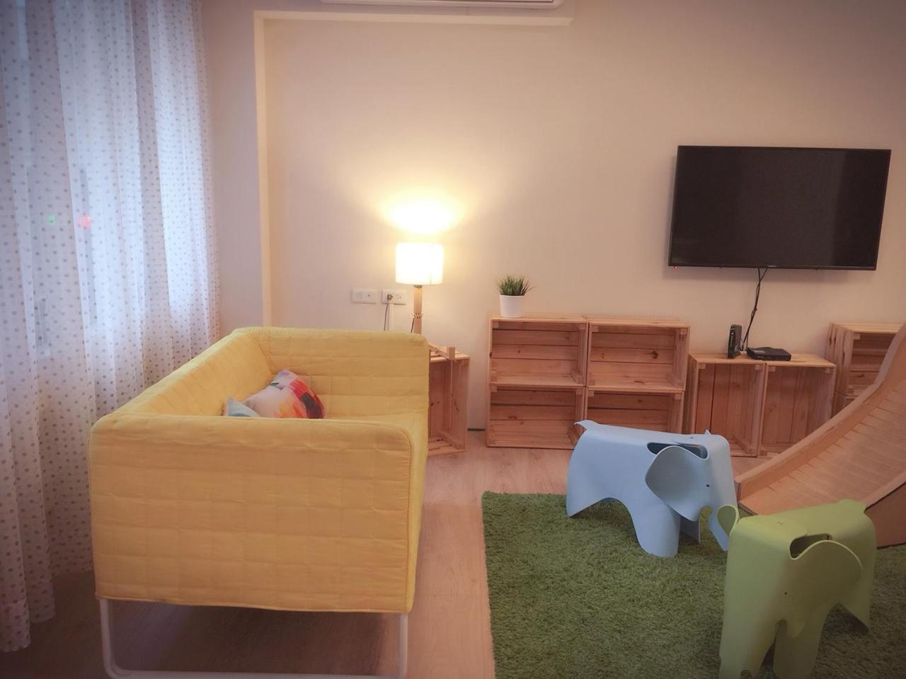 Ho.Me-Easyhouse Hotell Tainan Exteriör bild